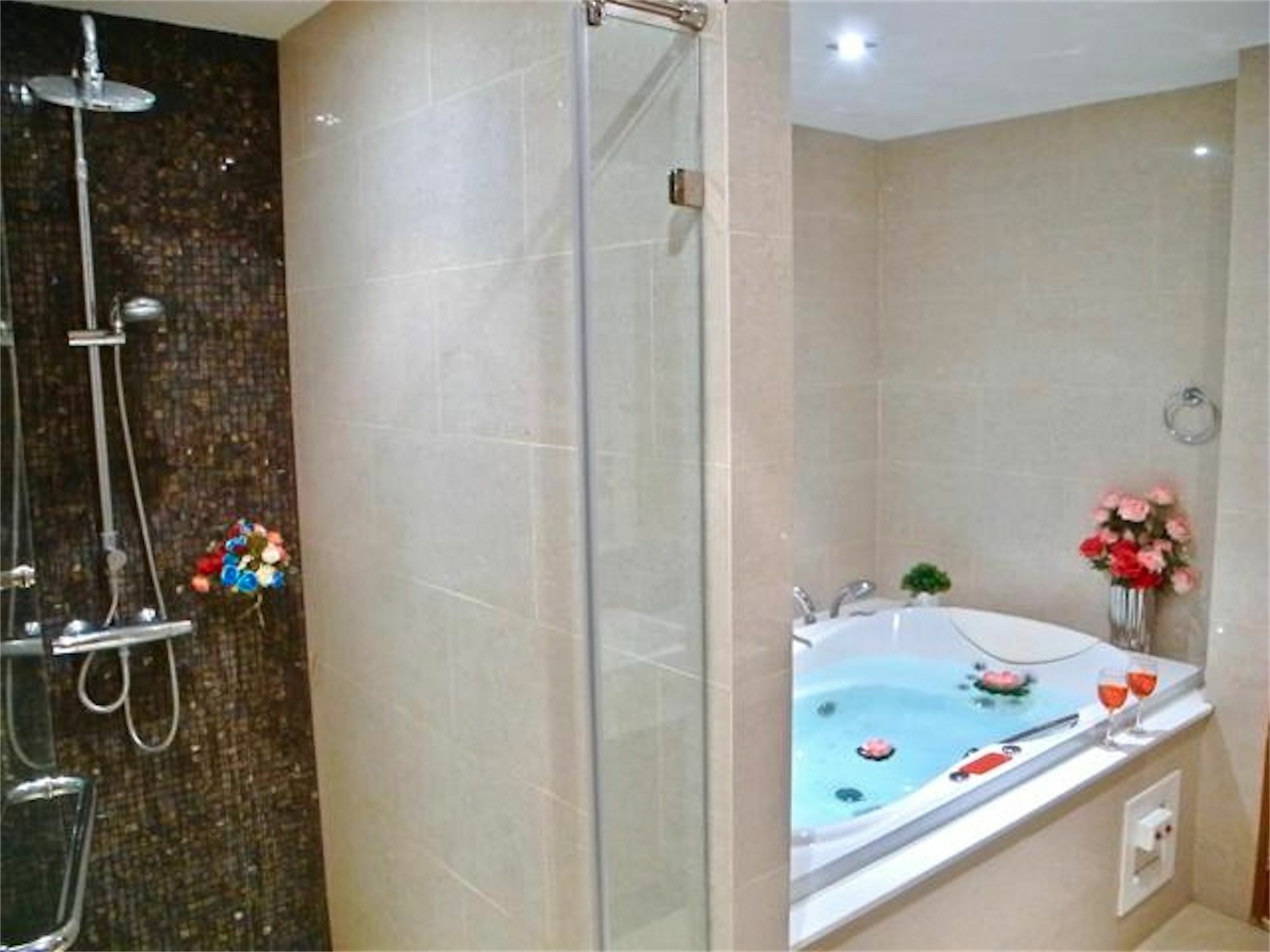 The Privilege Residence : 1 Bedroom Apartment In Patong Ngoại thất bức ảnh